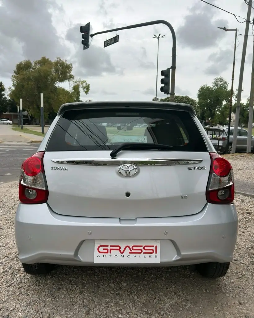Toyota Etios XLS