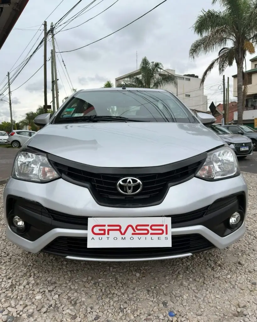 Toyota Etios XLS