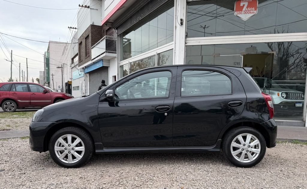 Toyota Etios XLS AT