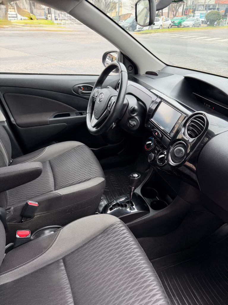 Toyota Etios XLS AT