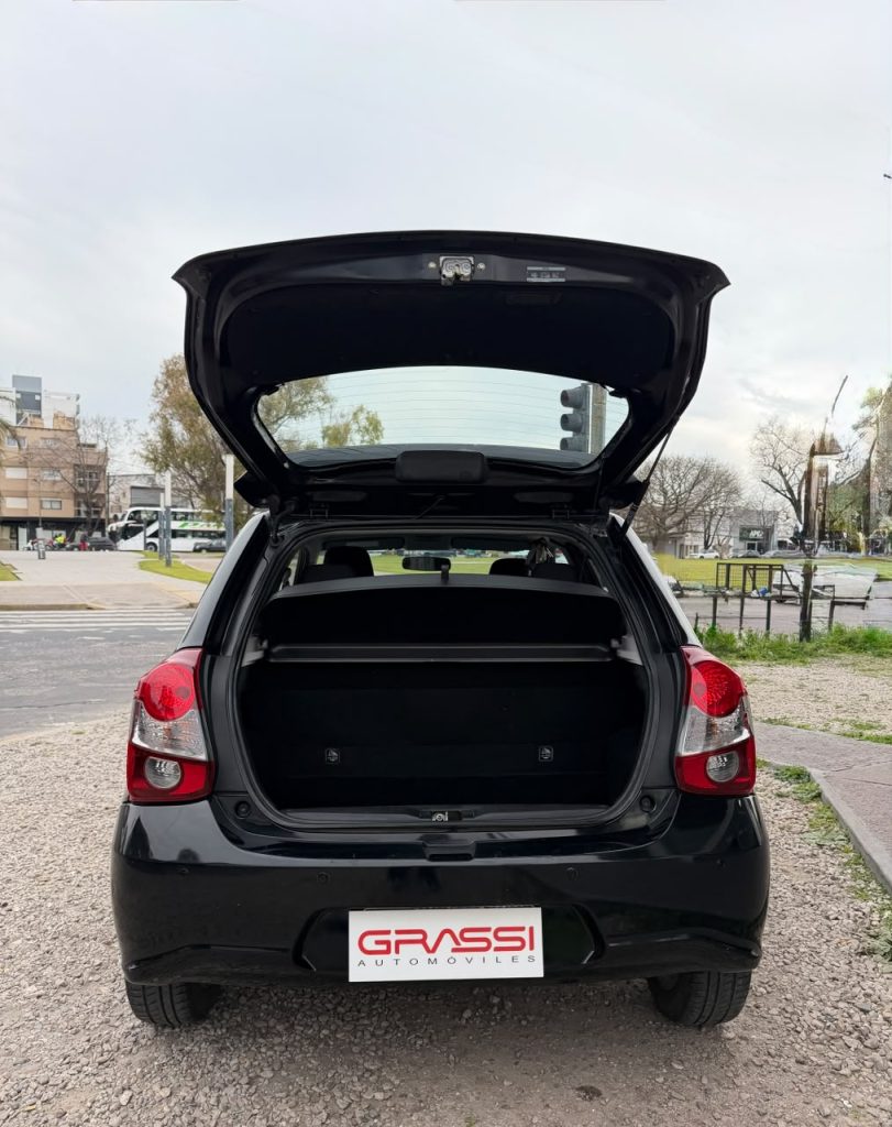 Toyota Etios XLS AT
